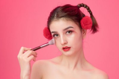 专业美甲师解答：造成甲面不匀称的原因？