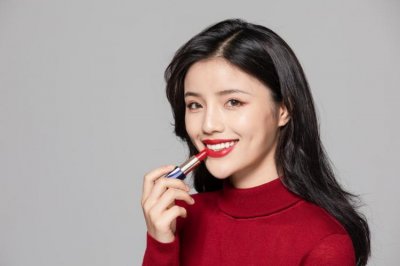 新手如何学美容？学美容的未来发展前景如何？