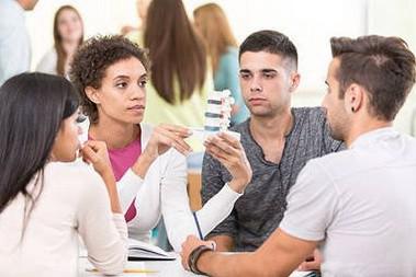 到哪里学最靠谱韩语？如何选择韩语培训学校？