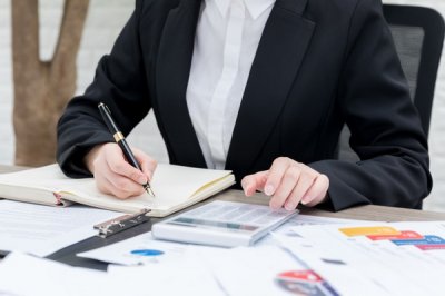 销售会计，材料会计，应收应付会计的区别？